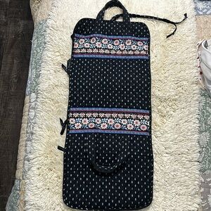 RETIRED Vera Bradley Alpine Black Hanging Makeup/Toiletry Organizer